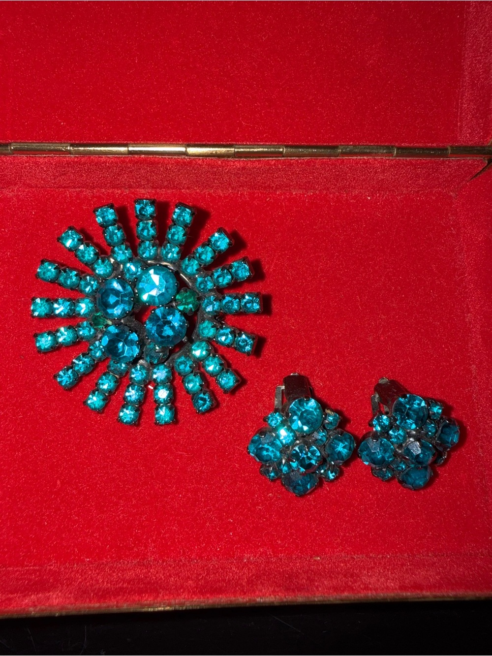 Gorgeous Vintage Blue Austrian Crystal Brooch and Clip On Earrings